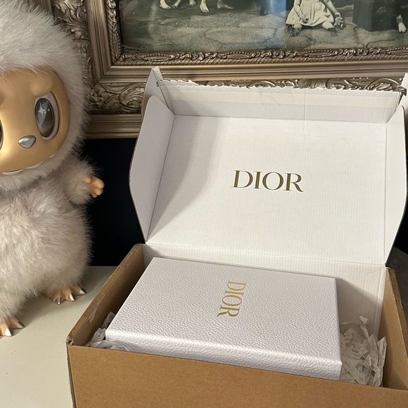 NIB Limited Edition Christian Dior Glass Water Bottle - Picture 9 of 9